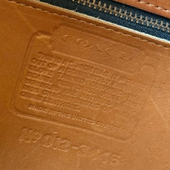 Vintage Chadwick Bowler Bag 012-3445 in British tan. Crossbody/dual short handle - Picture 2 of 16